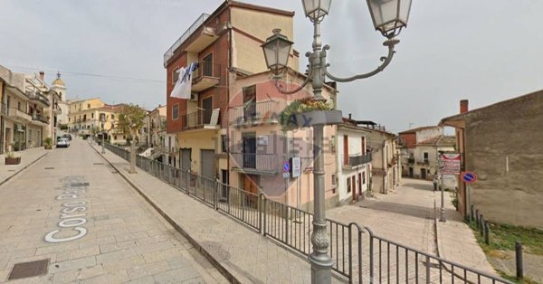 locale commerciale in affitto a Pietrelcina