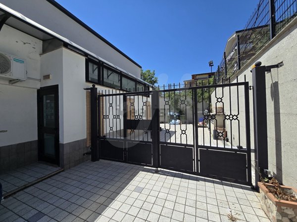 locale commerciale in affitto a San Giorgio del Sannio