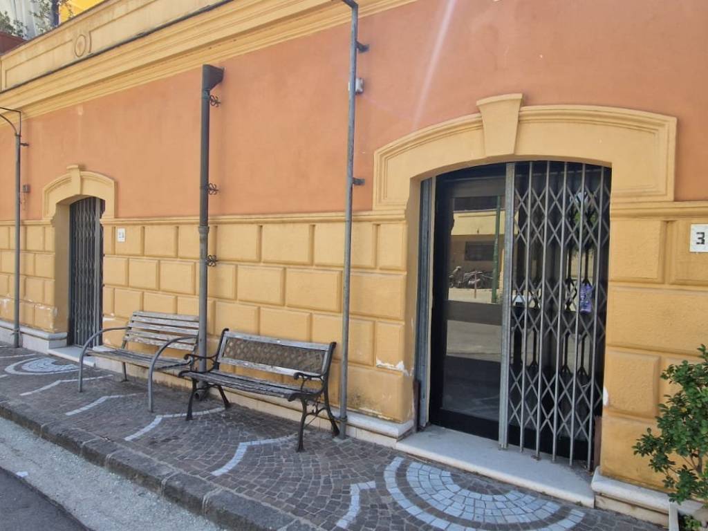 negozio in affitto a Sant'Agata de' Goti