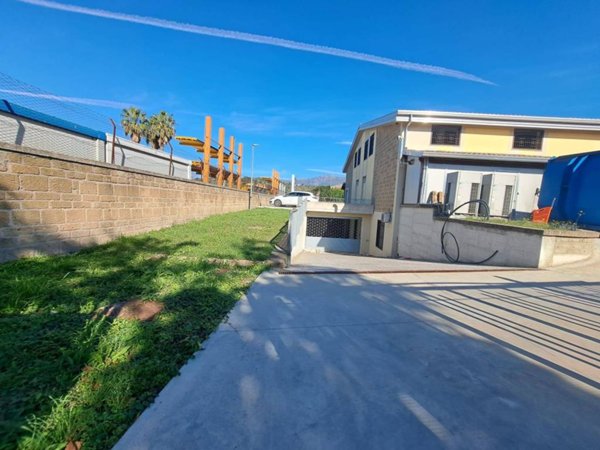 locale commerciale in affitto a Sant'Agata de' Goti