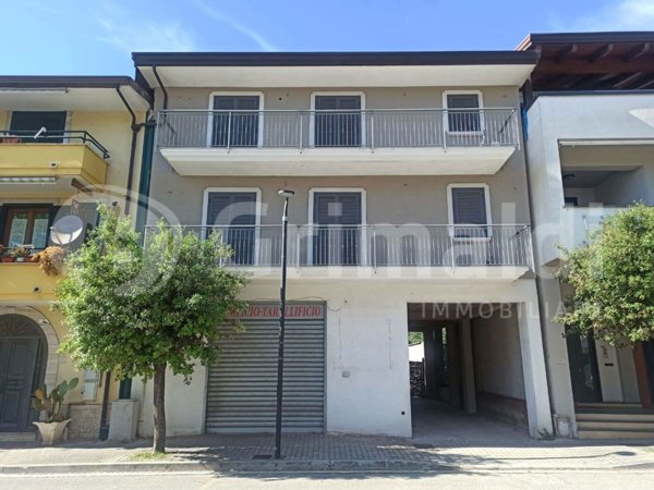 locale commerciale in affitto a Telese Terme