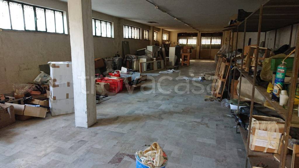 locale commerciale in affitto ad Acerra