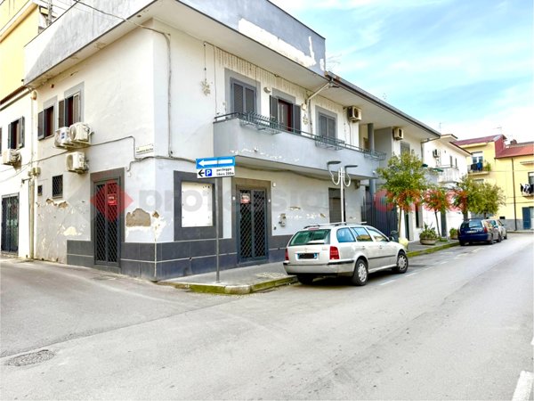 negozio in affitto ad Acerra
