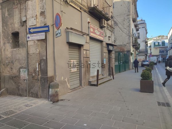 locale commerciale in affitto ad Acerra in zona Centro Città