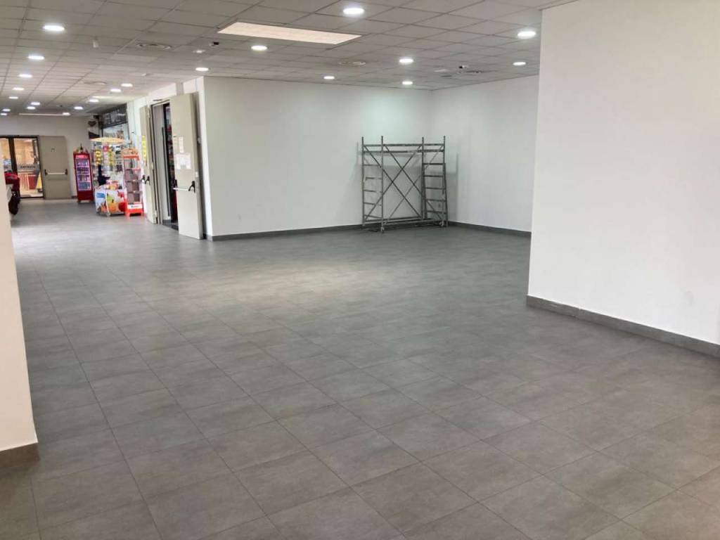 negozio in affitto ad Acerra