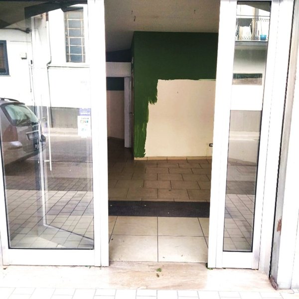 negozio in affitto ad Acerra