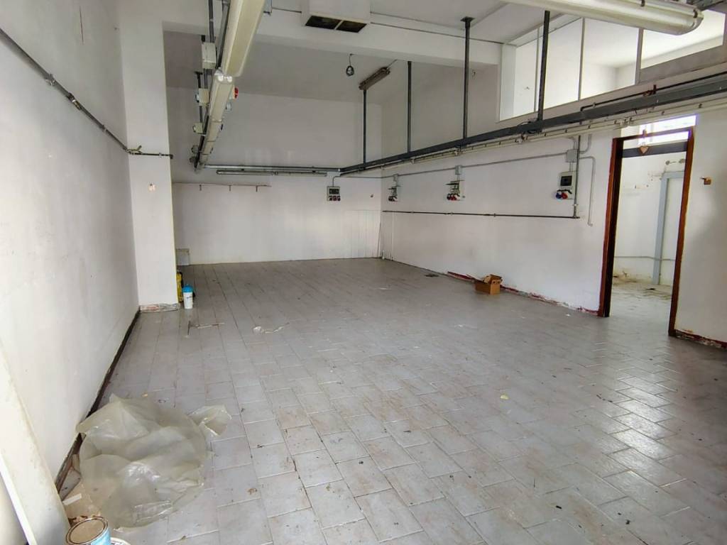negozio in affitto ad Acerra