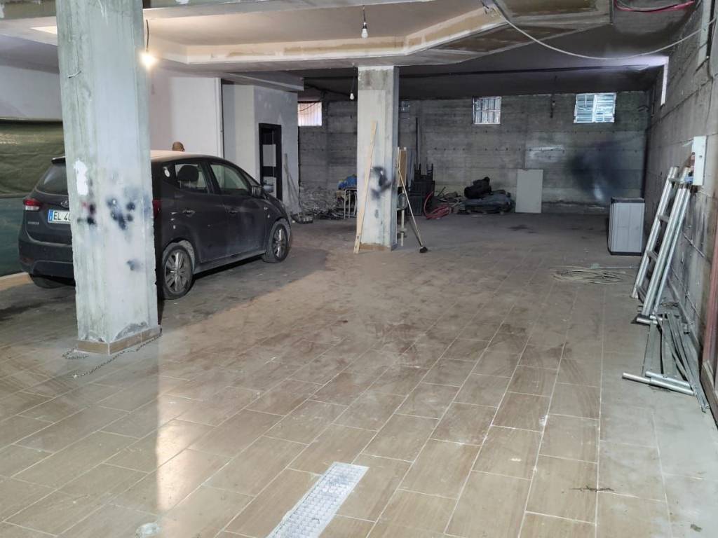 locale commerciale in affitto ad Acerra