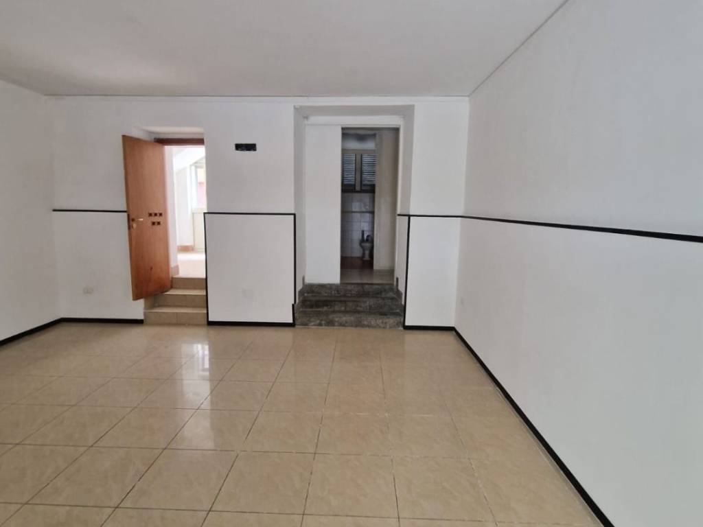 negozio in affitto ad Acerra