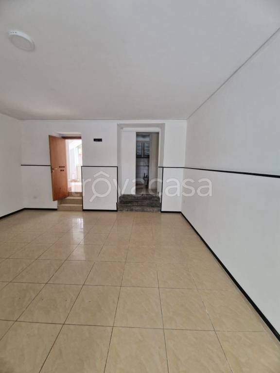 negozio in affitto ad Acerra