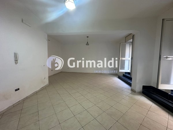 locale commerciale in affitto ad Acerra