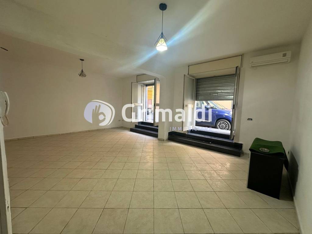 negozio in affitto ad Acerra