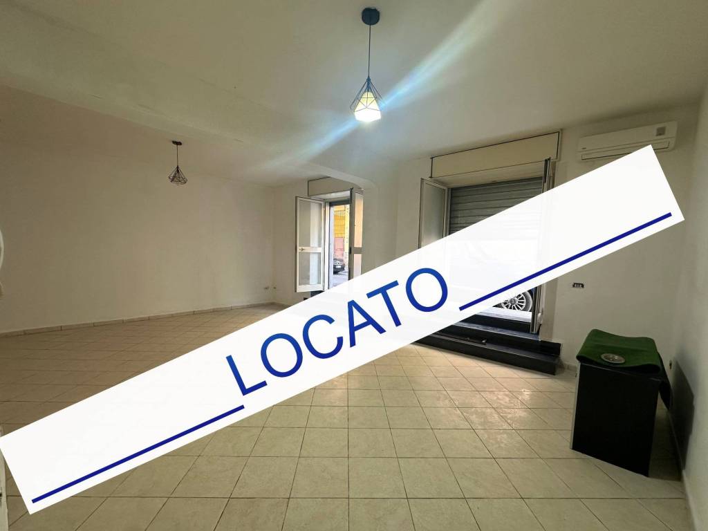 negozio in affitto ad Acerra
