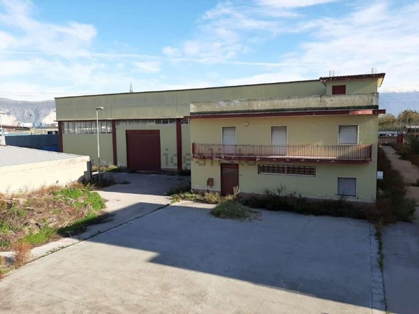 capannone in affitto ad Acerra