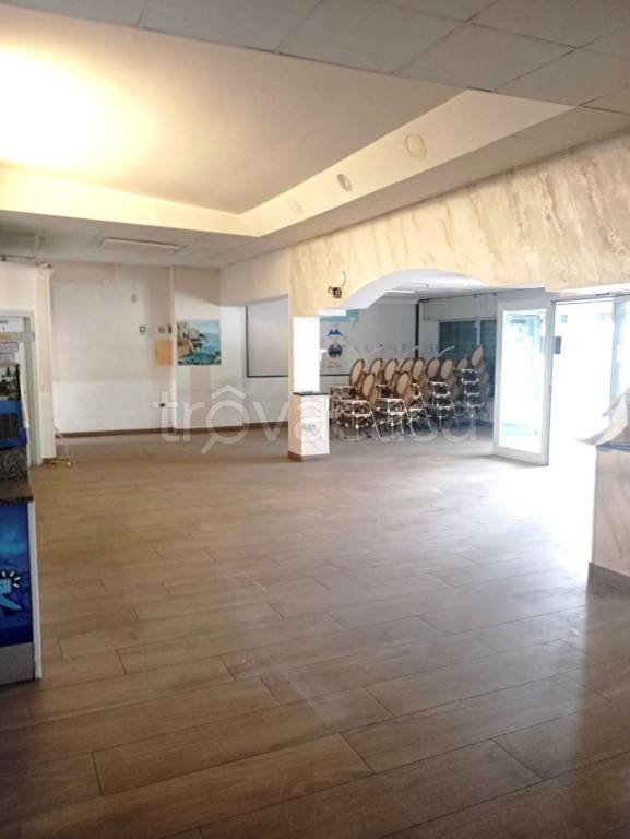 negozio in affitto ad Acerra