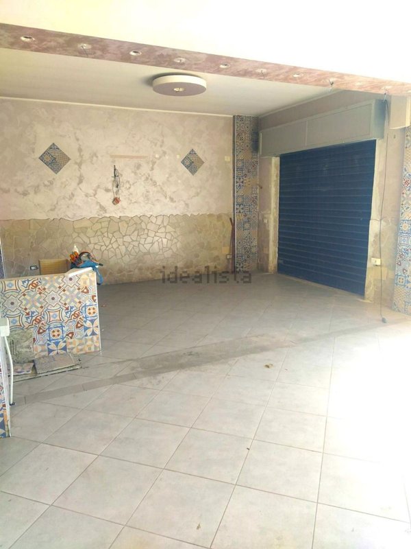 locale commerciale in affitto ad Acerra