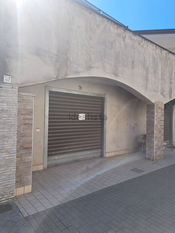 locale commerciale in affitto ad Acerra
