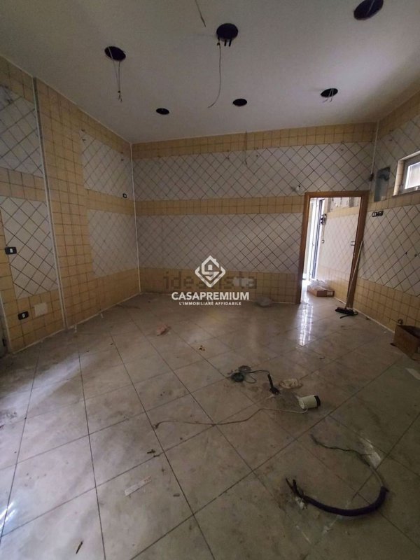 locale commerciale in affitto ad Acerra in zona Centro Città