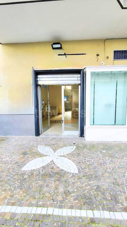 negozio in affitto ad Acerra