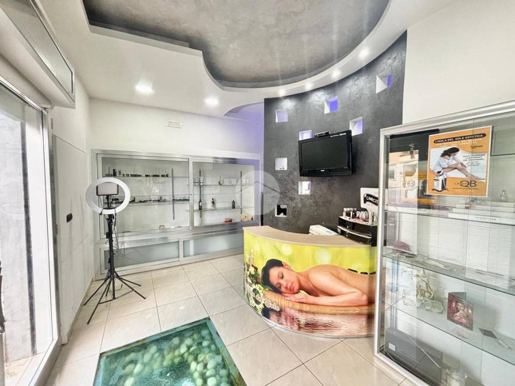 negozio in affitto ad Acerra