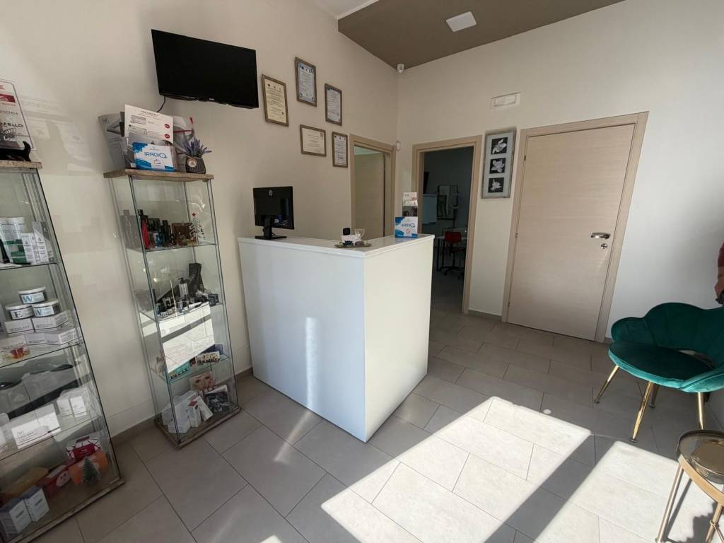 negozio in affitto ad Acerra