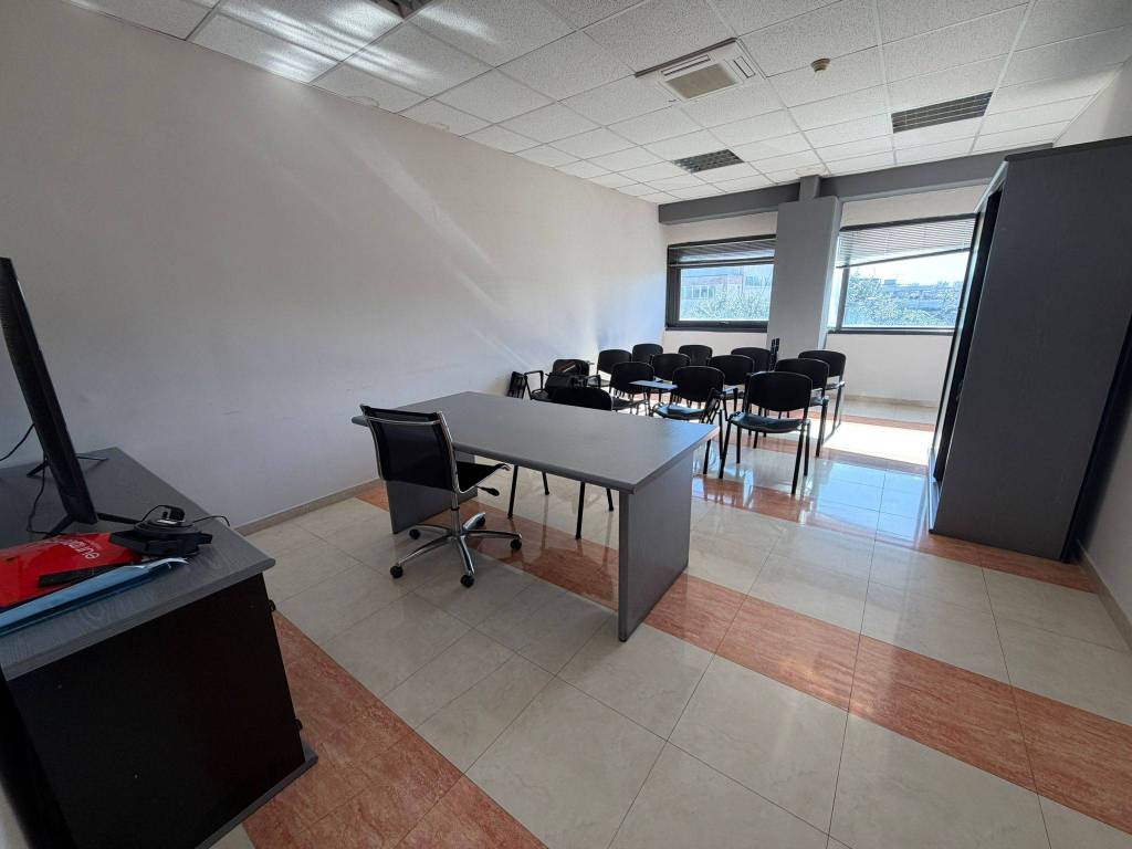 negozio in affitto ad Acerra