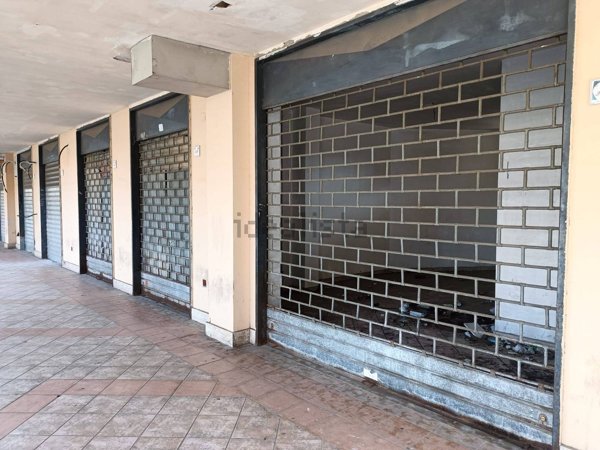 locale commerciale in affitto ad Acerra in zona Centro Città