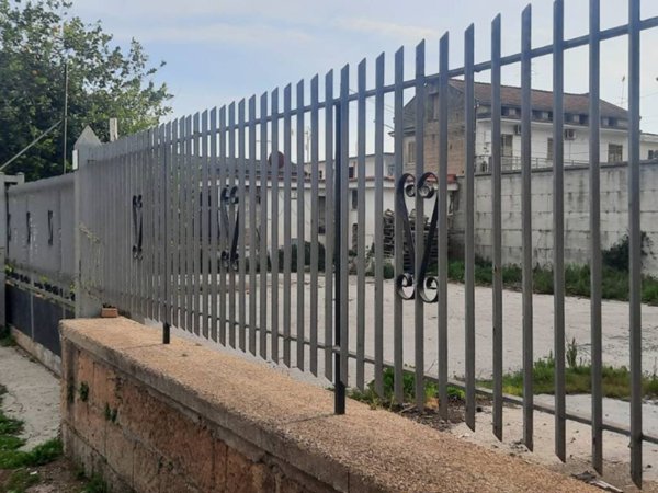 locale commerciale in affitto ad Acerra