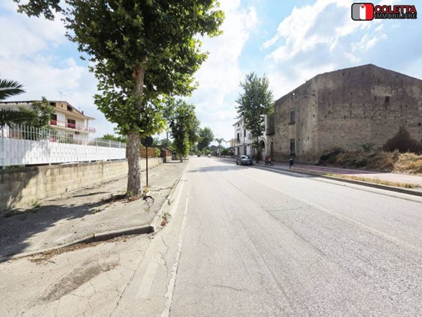 locale commerciale in affitto ad Acerra in zona Centro Città