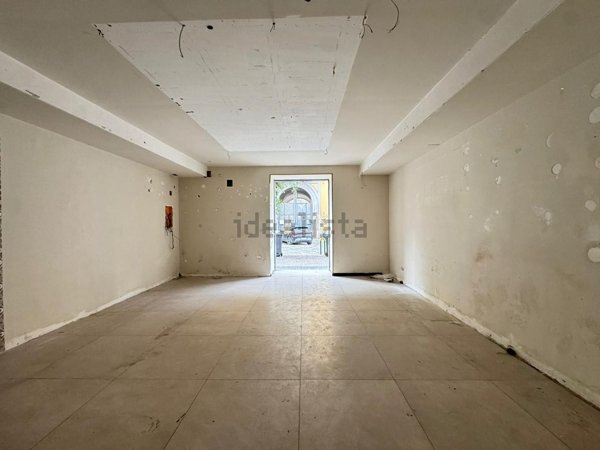 locale commerciale in affitto ad Acerra in zona Centro Città