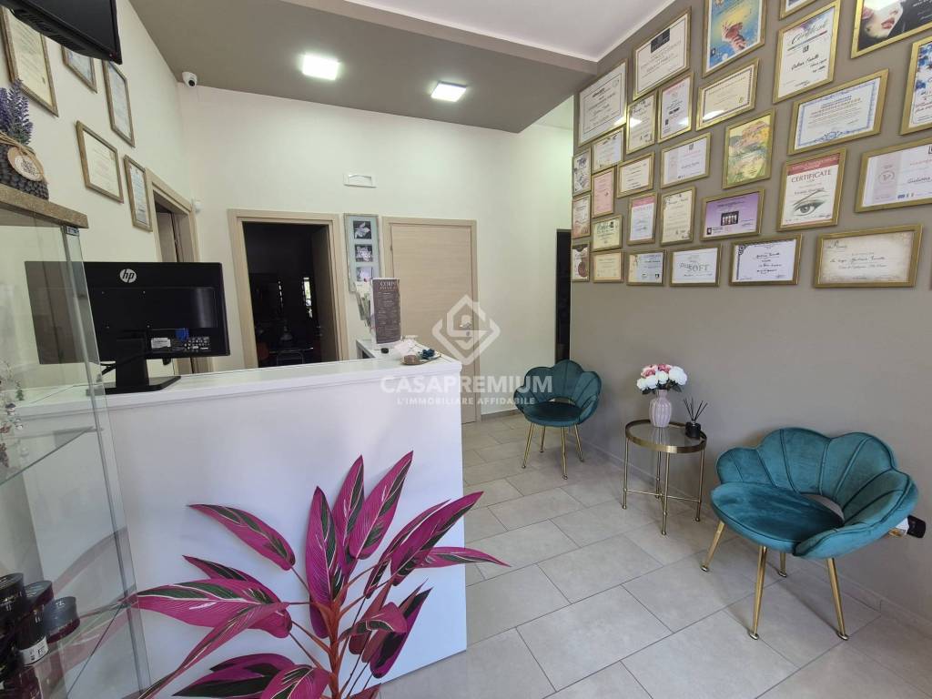 negozio in affitto ad Acerra in zona Centro Città