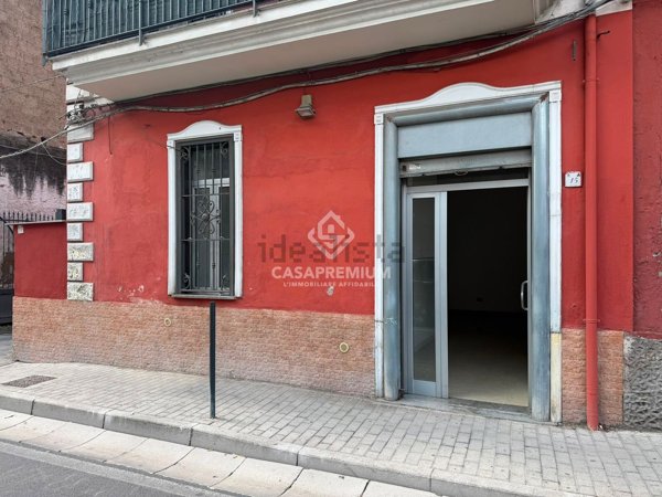 locale commerciale in affitto ad Acerra