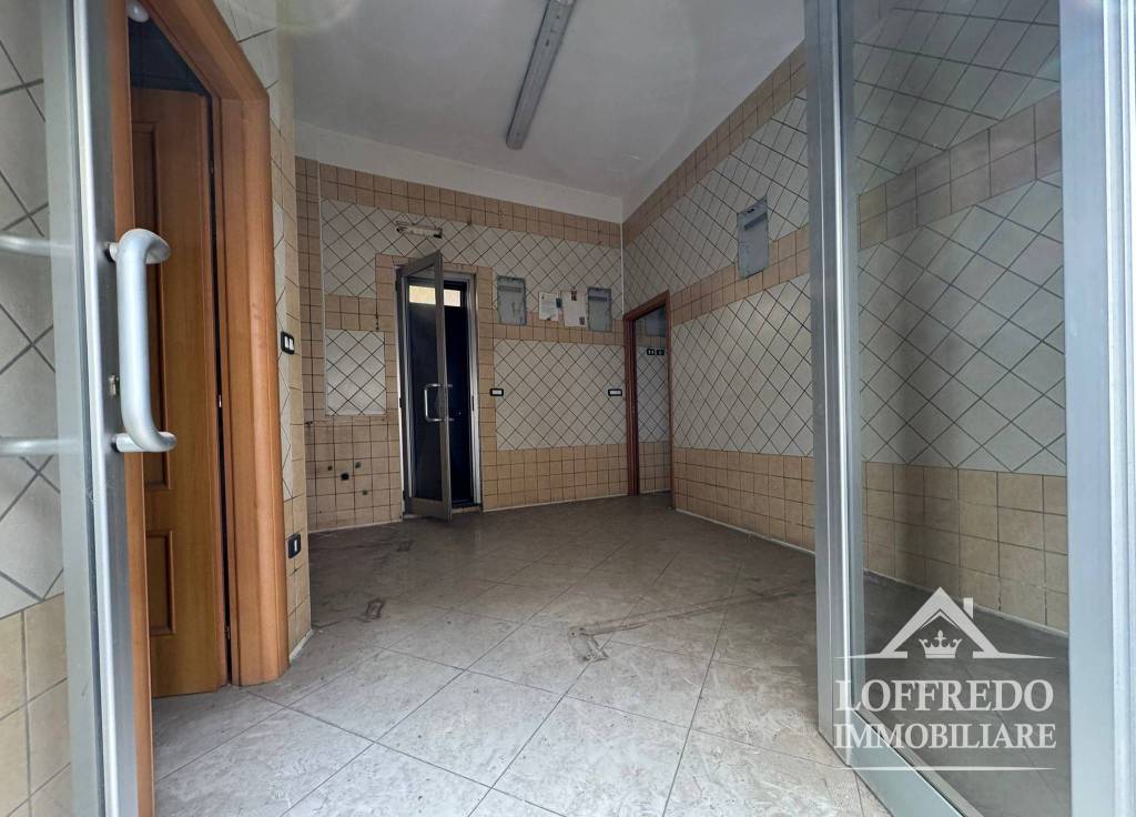 negozio in affitto ad Acerra in zona Centro Città