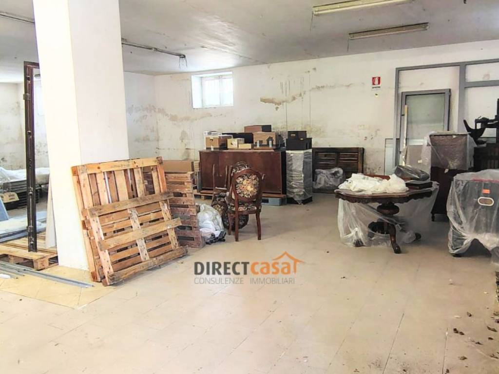locale commerciale in affitto ad Acerra