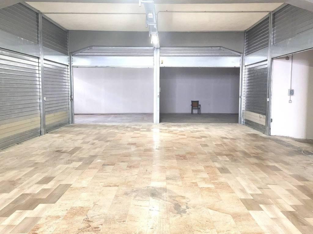 locale commerciale in affitto ad Afragola