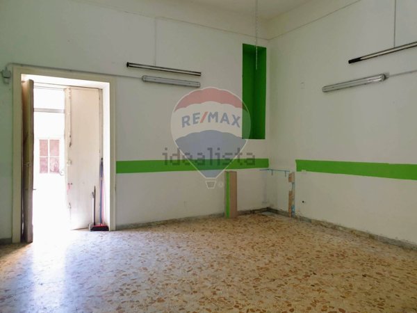 locale commerciale in affitto ad Afragola