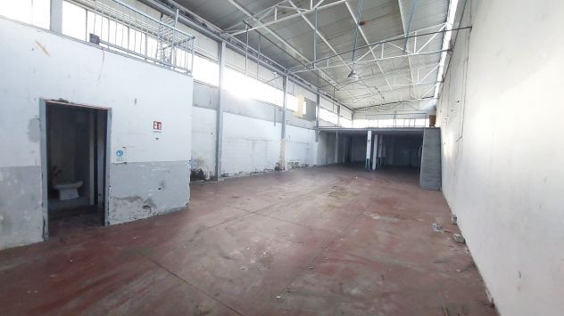 locale commerciale in affitto ad Afragola in zona Saggese