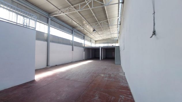 locale commerciale in affitto ad Afragola in zona Saggese