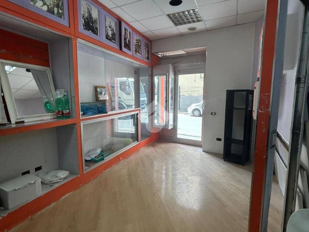 negozio in affitto ad Afragola in zona Centro Città