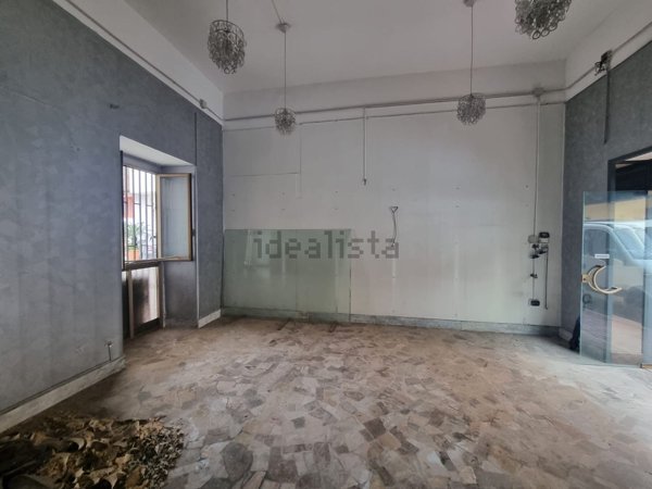 locale commerciale in affitto ad Afragola in zona Centro Città