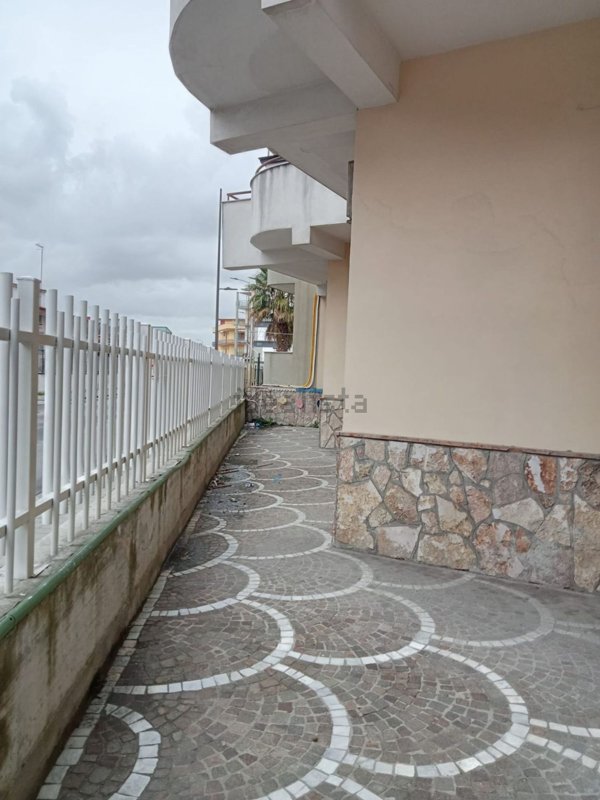 locale commerciale in affitto ad Afragola