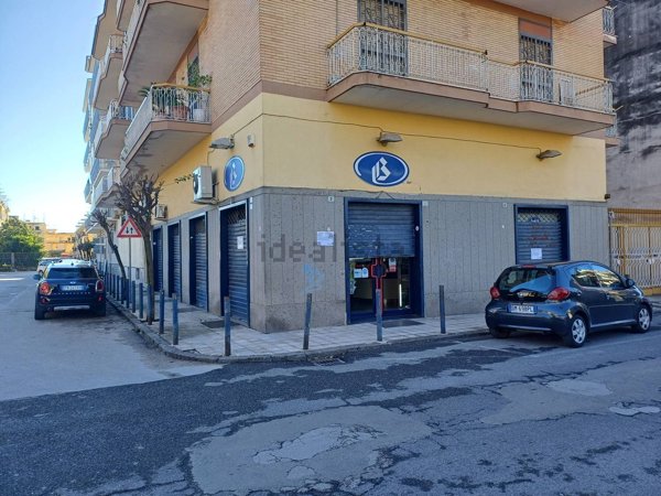 locale commerciale in affitto ad Afragola in zona Centro Città