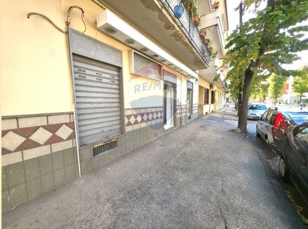 negozio in affitto ad Afragola
