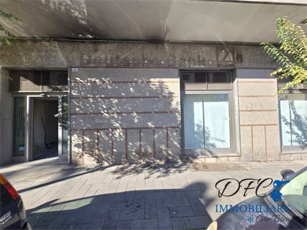 negozio in affitto ad Afragola in zona Centro Città