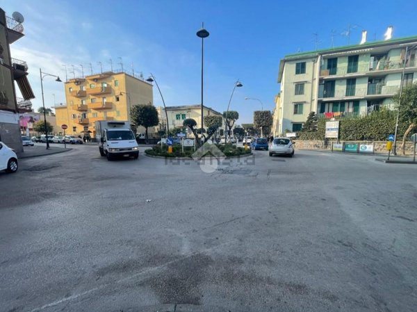 negozio in affitto ad Afragola in zona Centro Città