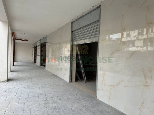 locale commerciale in affitto ad Afragola