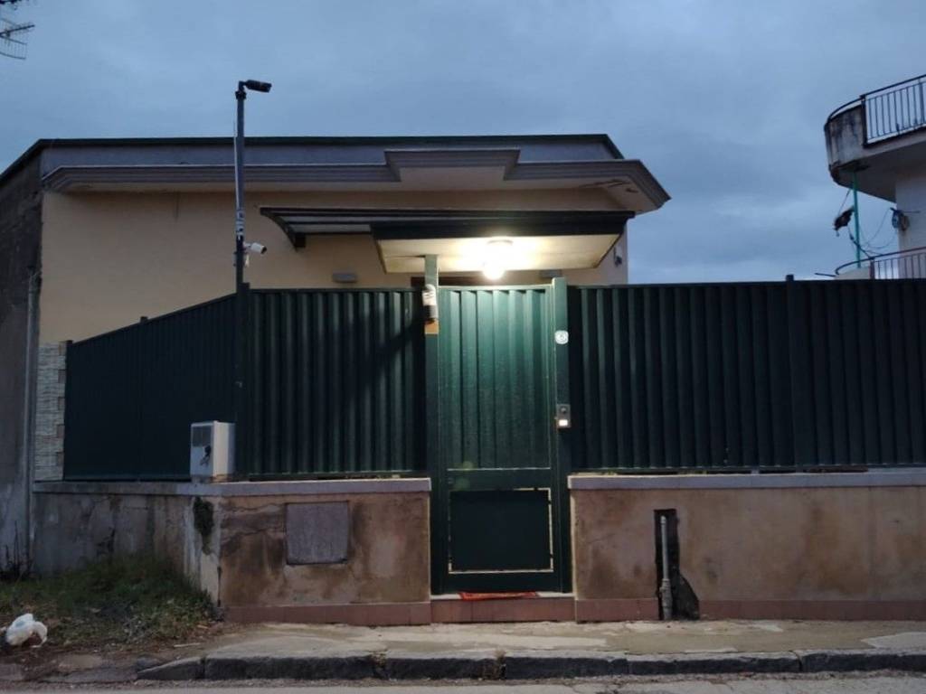 locale commerciale in affitto ad Afragola