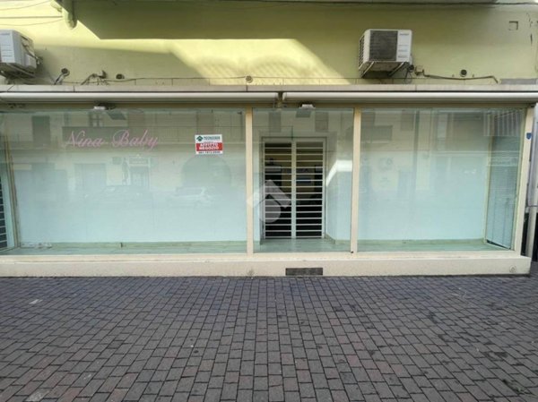 negozio in affitto ad Afragola in zona Centro Città