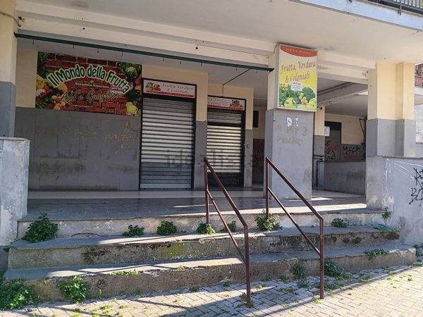 locale commerciale in affitto ad Afragola