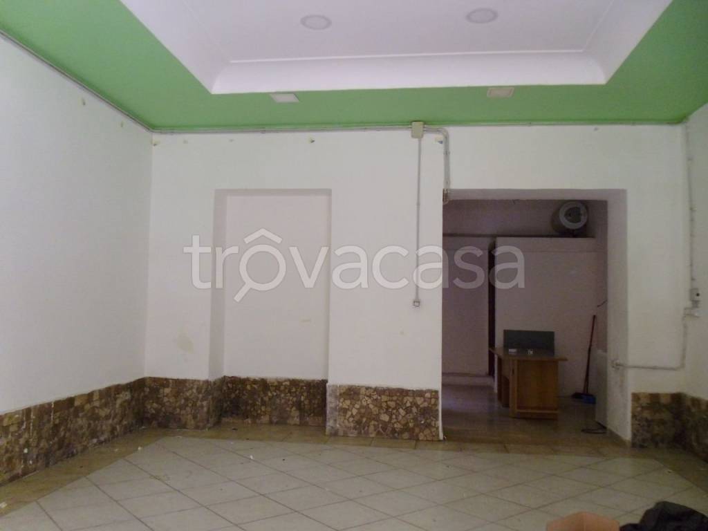 negozio in affitto ad Afragola in zona Centro Città